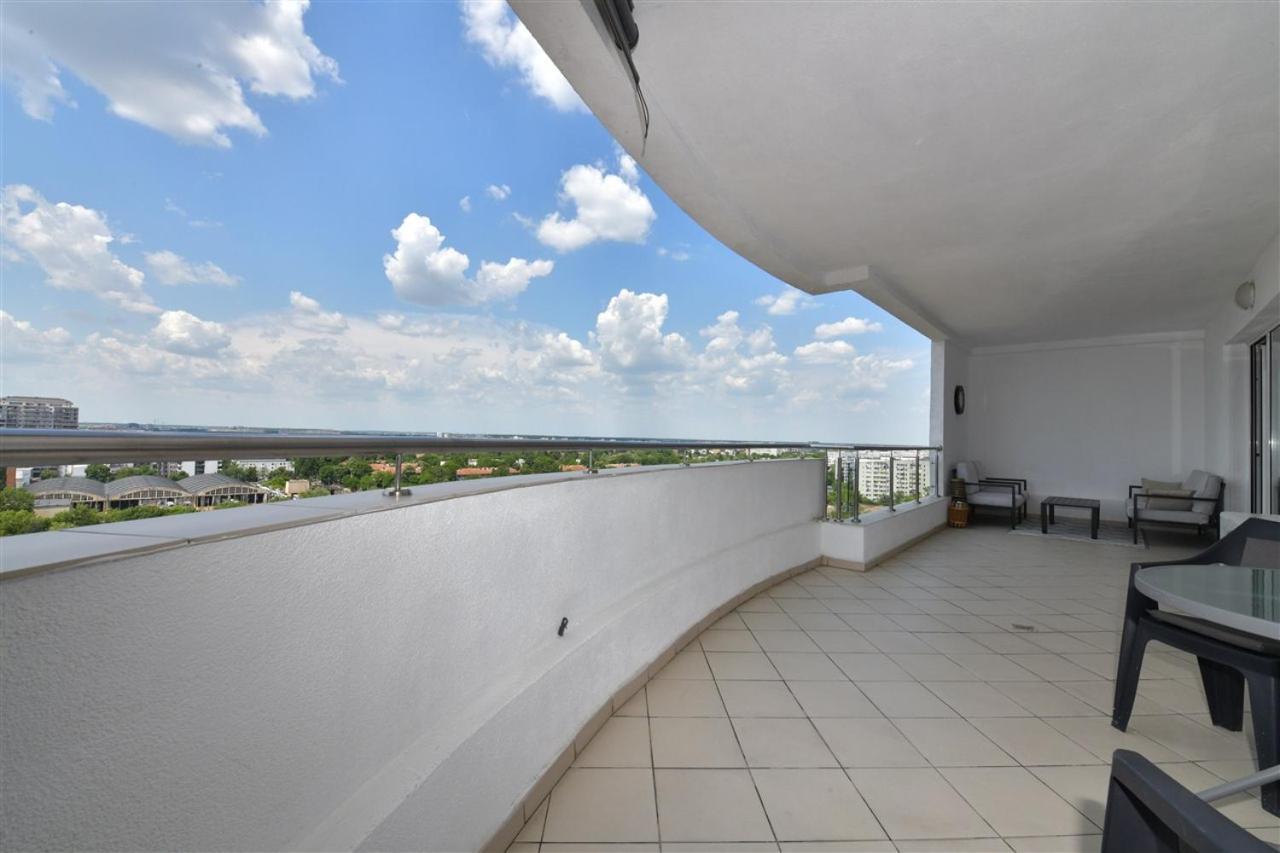 Apartament Lux 1 Mai Pod Boekarest Buitenkant foto