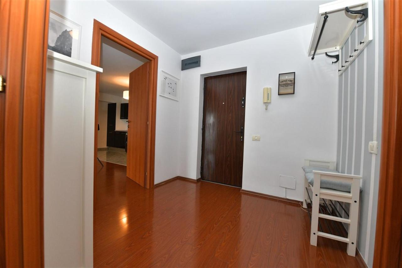 Apartament Lux 1 Mai Pod Boekarest Buitenkant foto